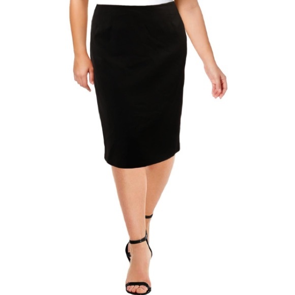 Evan Picone Dresses & Skirts - 🖤EVAN PICONE🖤CLASSIC BLACK SKIRT WITH SPLIT🖤